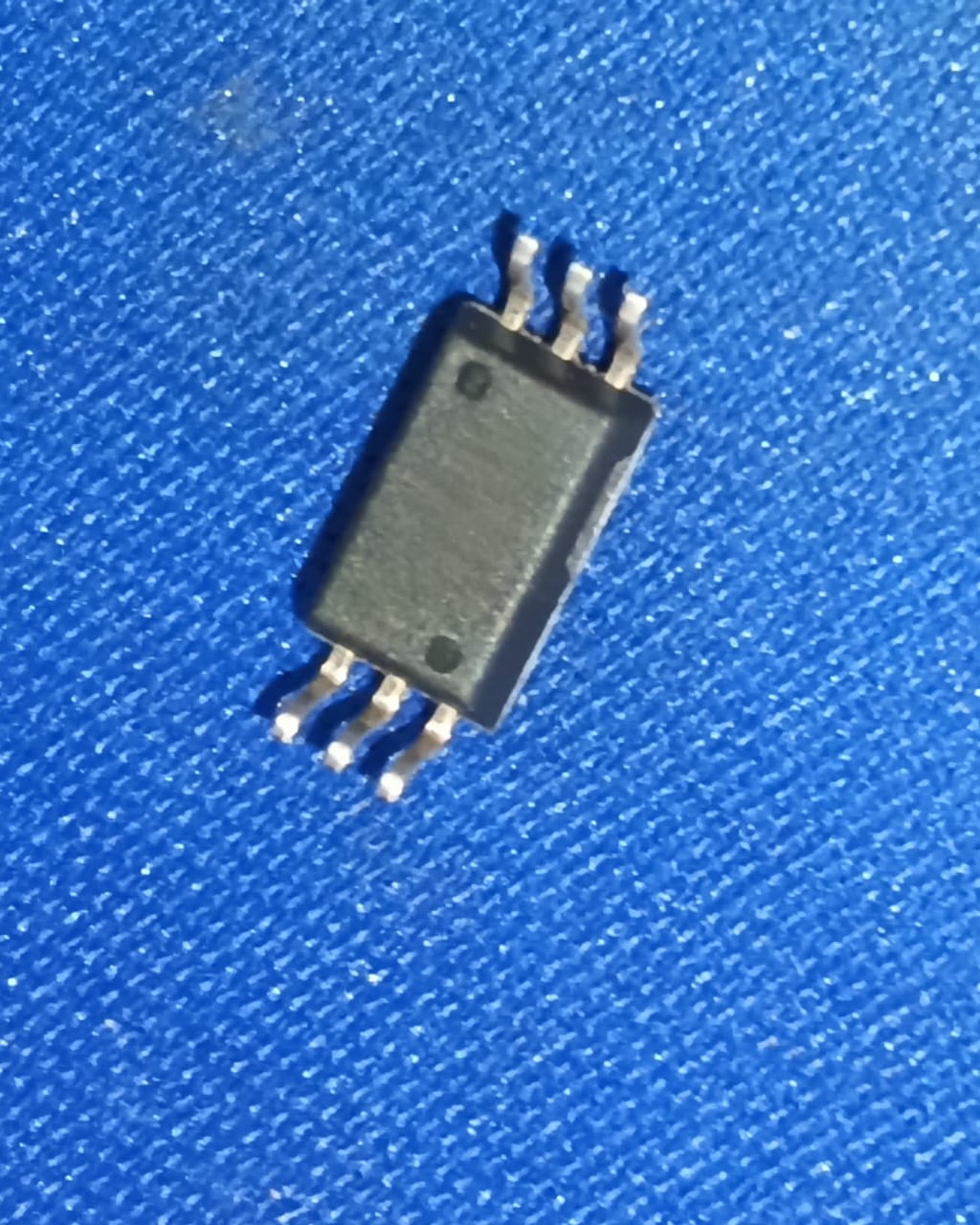 UCC23513DWYR SOIC-6-300mil isolated gate driver ET11393