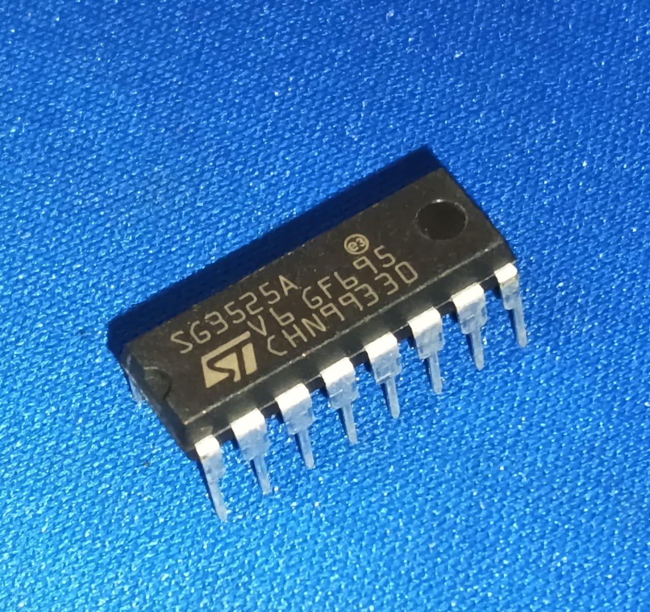 SG3525A ST DIP-16 PWM regulator ETA2408