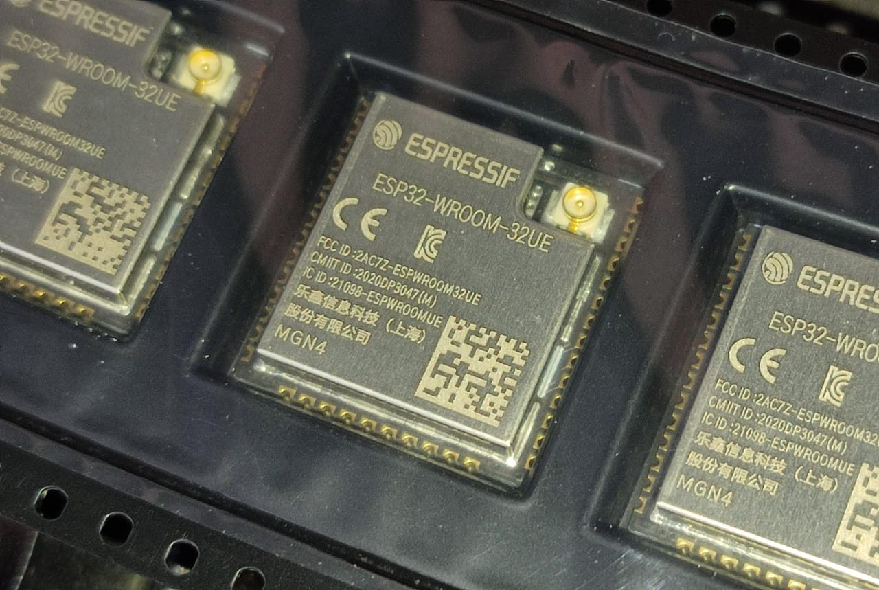 ESP32-WROOM-32UE-N4 Module ESPRESSIF SMD ET7425