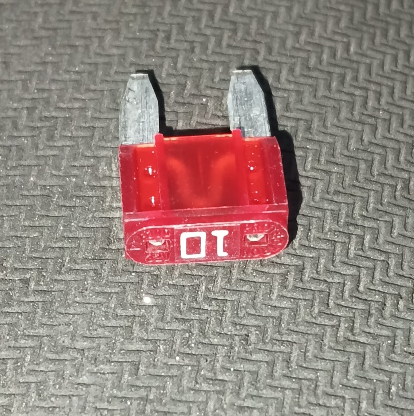10A mini Blade Fuse PROTECTRON 32V WITH LEG ETD11492