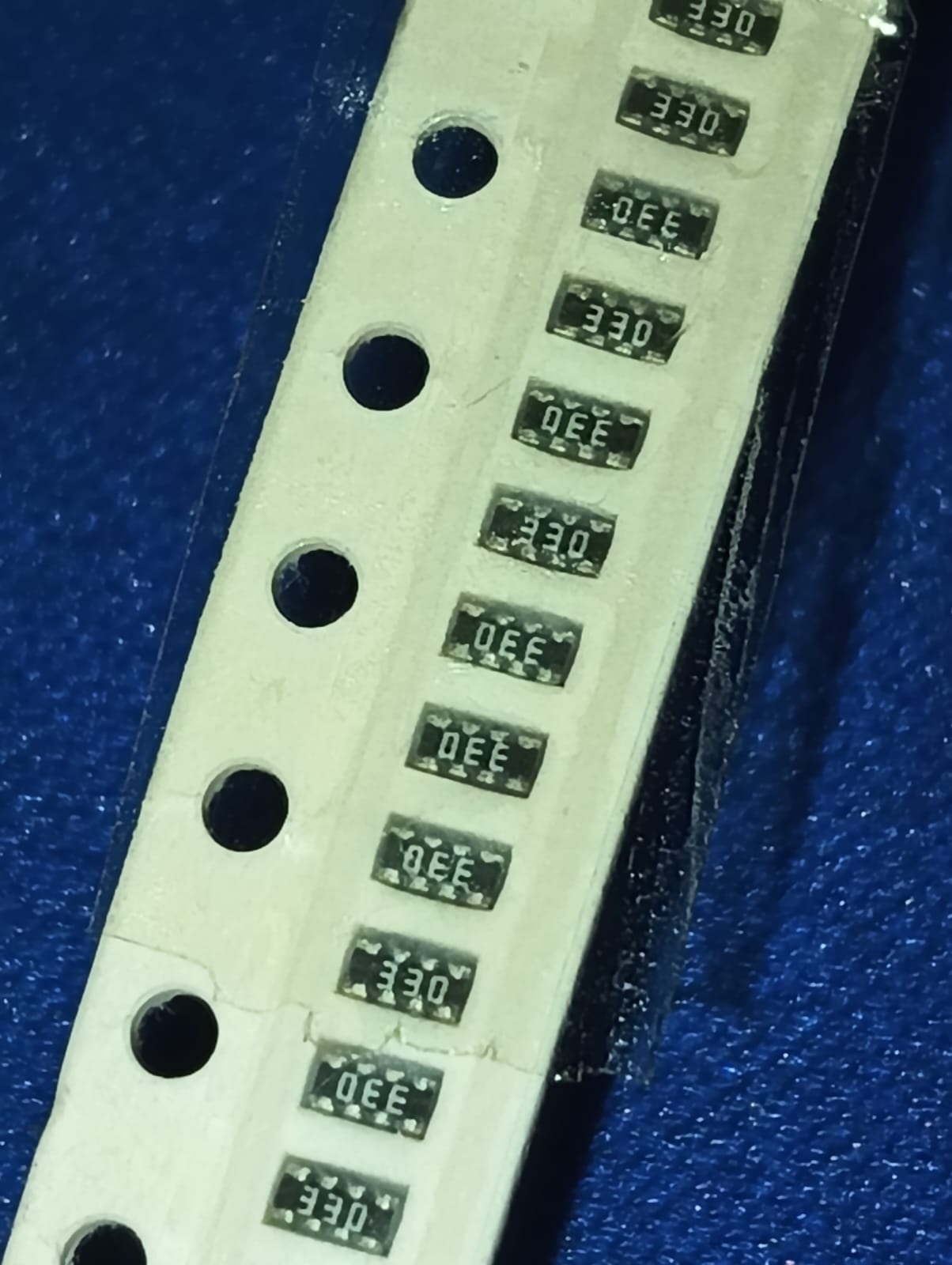 33 OHM 0402x4 YC124-JR-0733RL YAGEO 5% 33E 33R 62.5mW Resistor Networks Arrays ETA2364