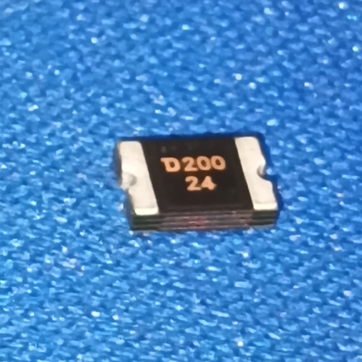 SMD1812-200/24N 1812 SMD PTC RESET FUSE 24V 2A D200 24 ETH6853