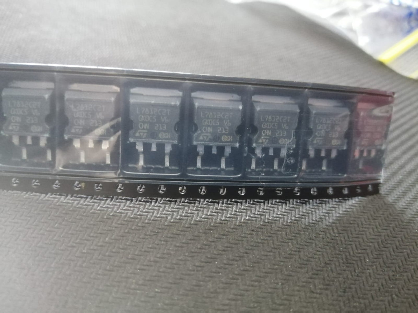 L7812C2T-DG ST 12V 1.5A TO-263 VOLTAGE REGULATOR 7812 ET2562