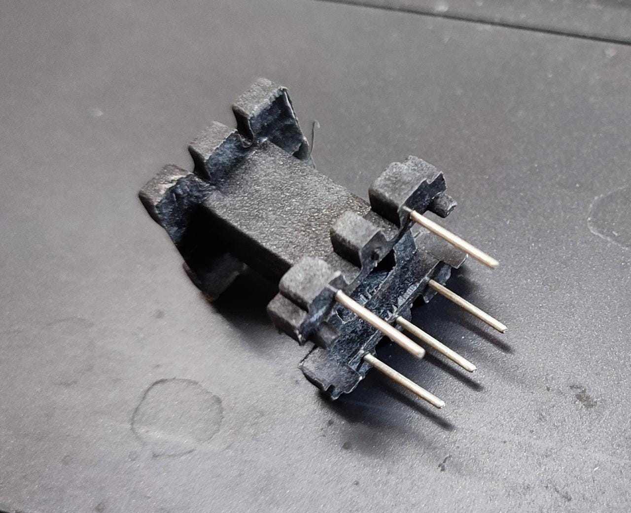 EE25 BOBBIN 5 LEG ET10650