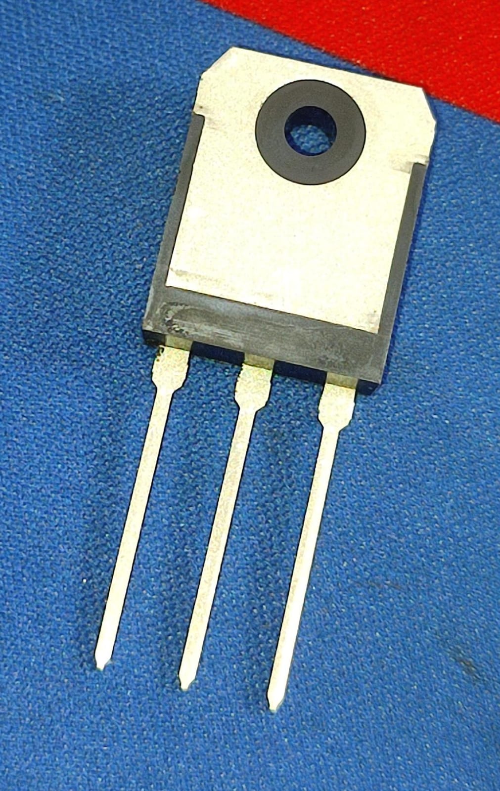 GT50JR22(S1WLD,E,S TO-3P-3 TOSHIBA 50A 600V 50JR22 IGBT ETA2710