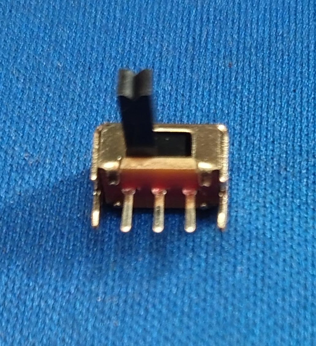 SK12D07VG6 8.7x4.7mm SHOU HAN Slide Switch Right angle SPDT 300mA ETE9981