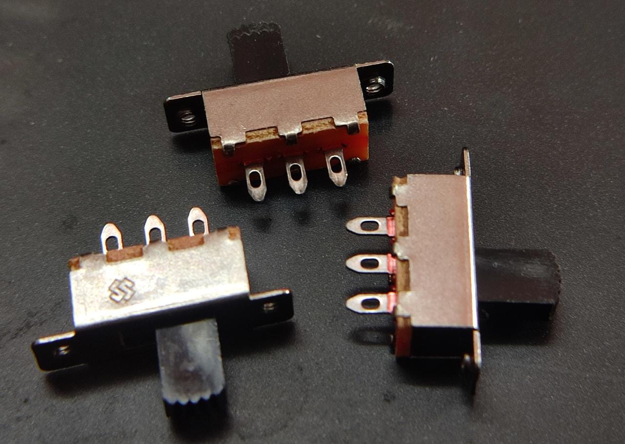 SS12F13G8 SLIDE SWITCH 3 PIN SPDT 30V 0.3A ET9625