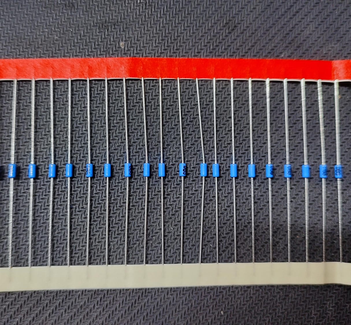 DB3 DO-35 SEMTECH Diac 32V ETA1044