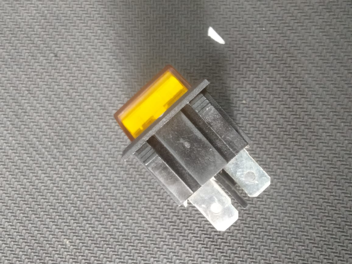 SE324 YELLOW SOYNIA 2 POSITION 4 LEG 250V 16A ROCKER SWITCH with indicator B8865