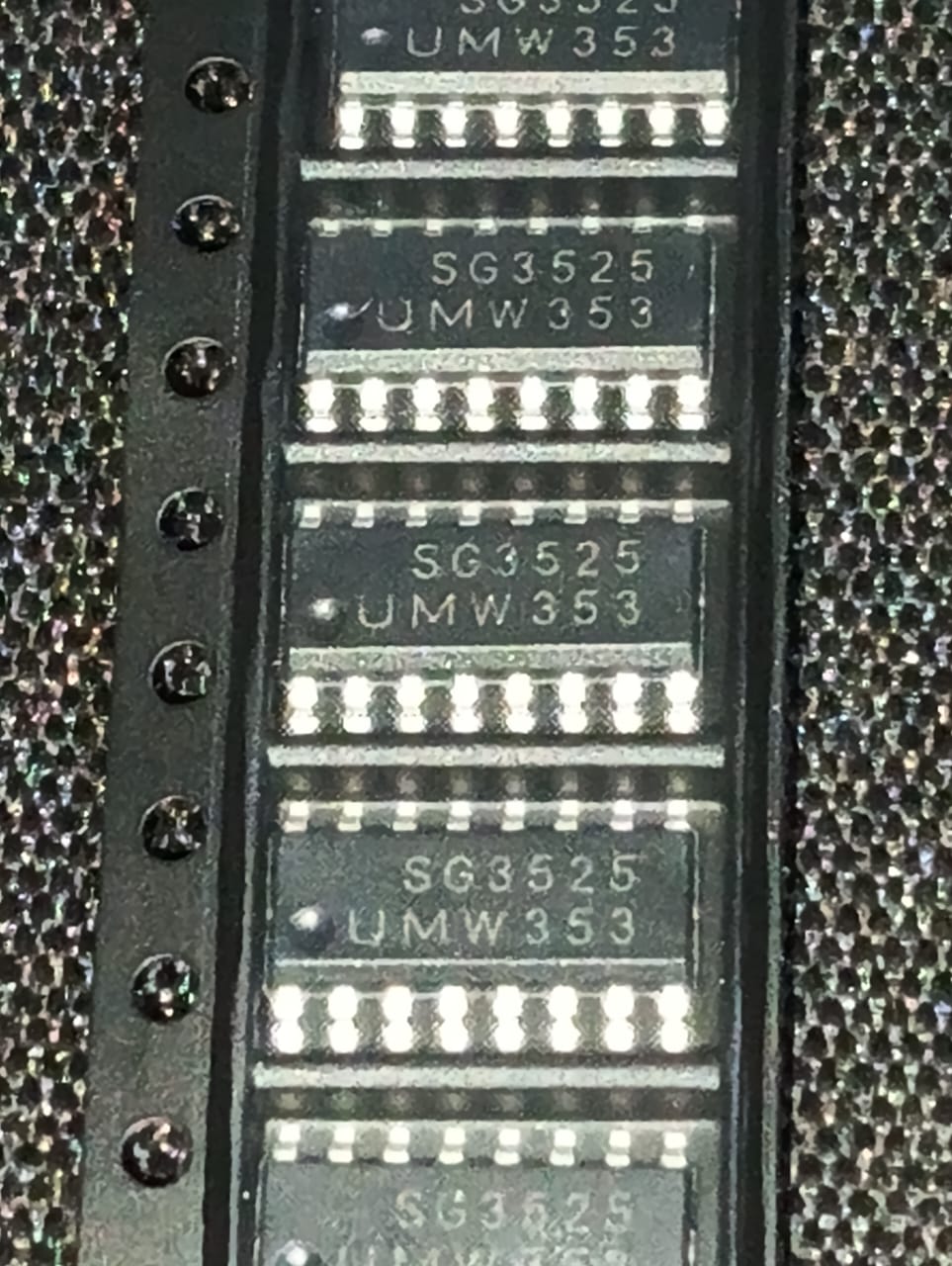 SG3525AP (UMW) 3525 SOP-16 DC-DC Converters ETA2145