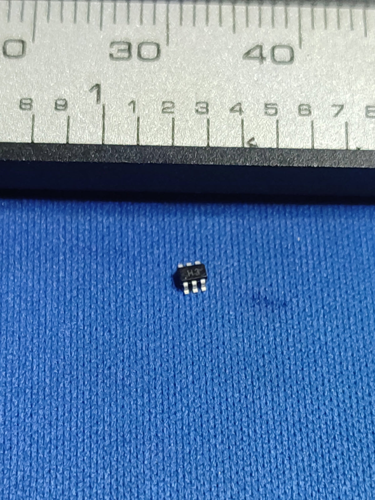 UMH3N SOT-363 H3 CBI 50V 100mA Dual NPN Digital Transistors ETH6874