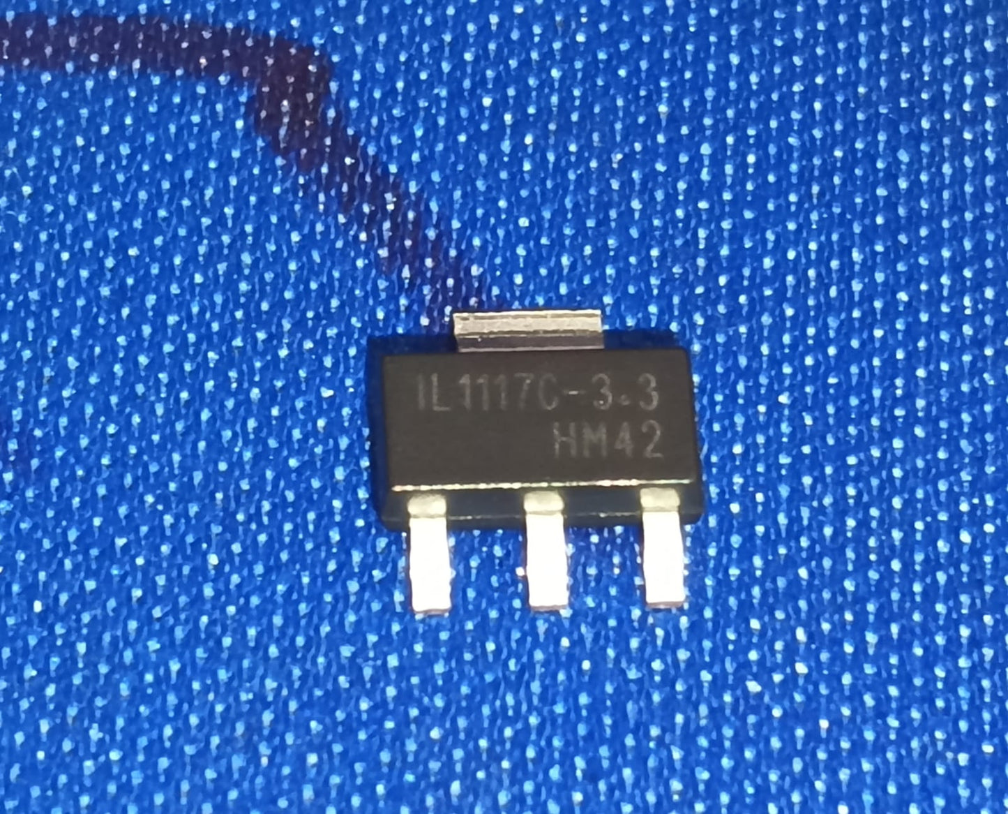 IL1117C-3.3  SOT-223 3.3V smd 1A LDO 1117 Voltage Regulator ETE9920