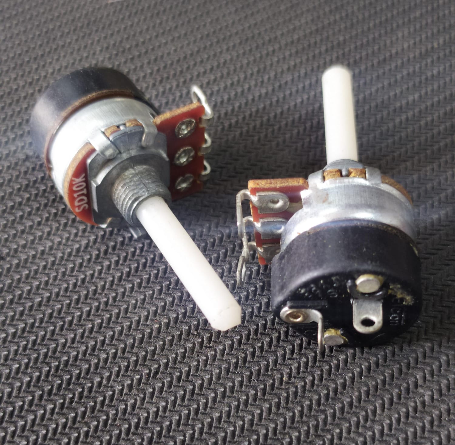 10K OHM potentiometer with switch ELCON ET10900 – EMERGING TECHNOLOGIES