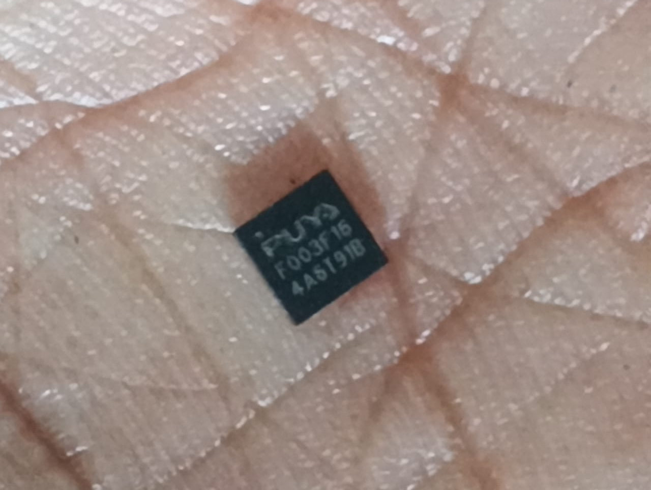 PY32F003F16U6TR QFN-20-EP(3x3) PUYA SMD 32 bit ARM Cortex M0 Microcontrollers ETD11234