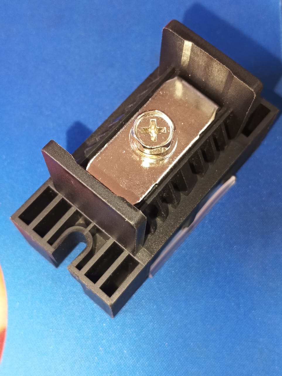 BLACK 100A ESS FENCE TERMINAL1IN 2OUT CONNECTOR ET11172