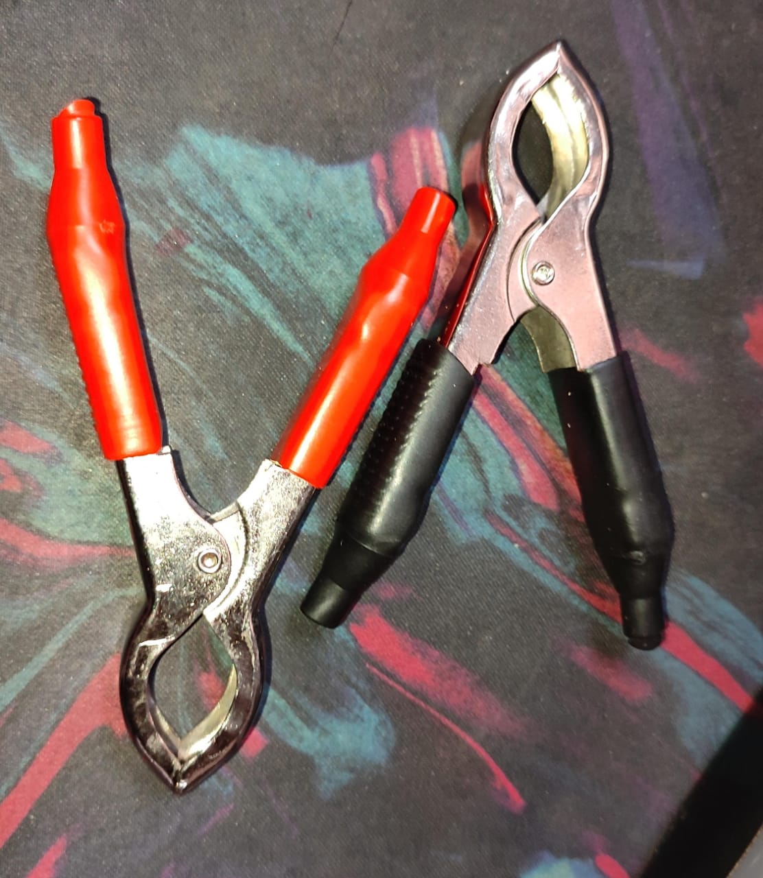 80mm Pair of RED BLACK Crocodile Alligator Clip ET7419