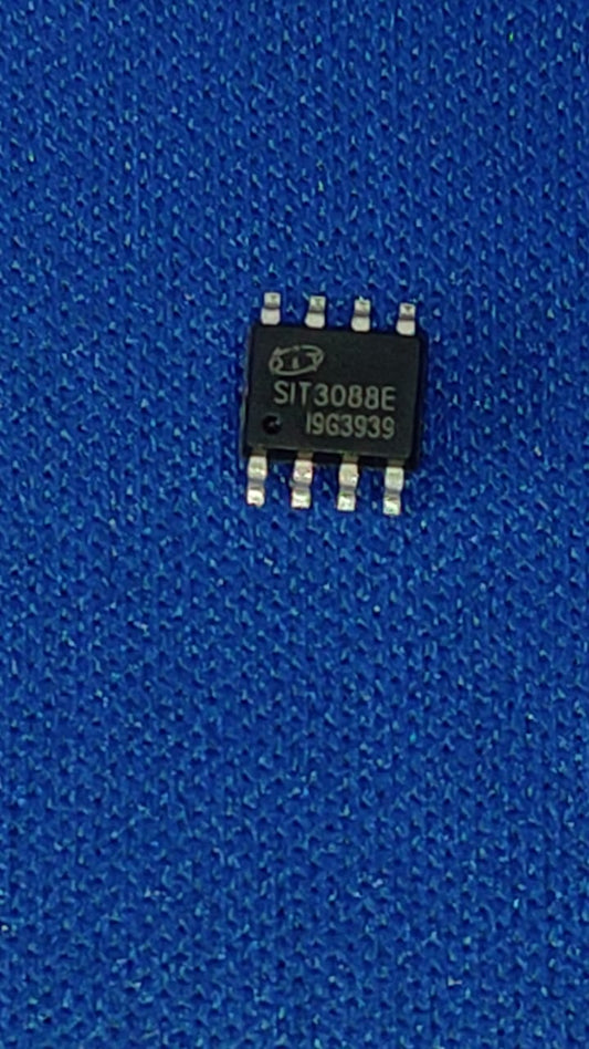 SIT3088EESA SOP-8 RS485 Transceiver RS-422 3088 ETA2100