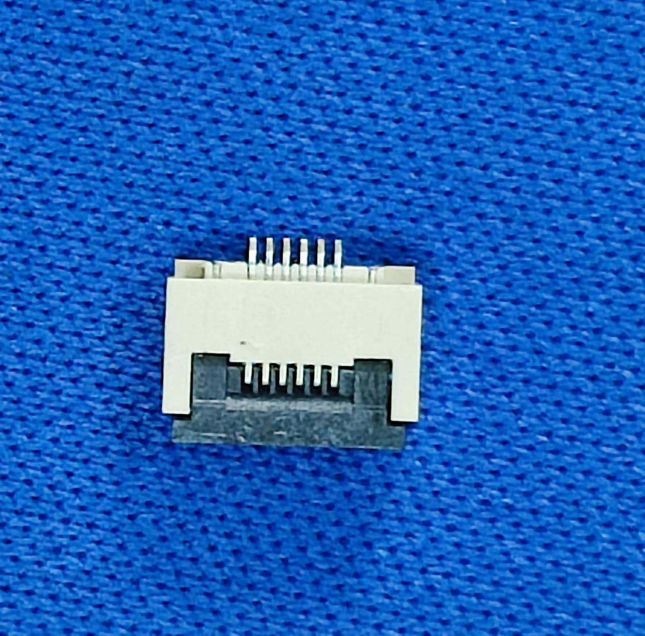 10 Stück AFC01-S16FCA-00 SMD Bauteile - P = 0,5 Mm Elektronik Komponenten
