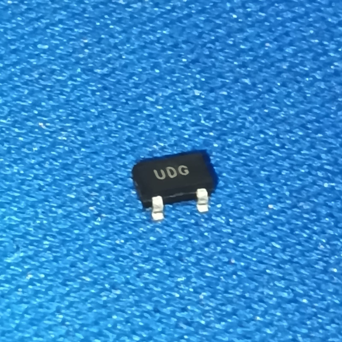 UH8104G UDG SOT-23 HALL EFFECTMAGNET SWITCH SENSOR  UTC ETH6951