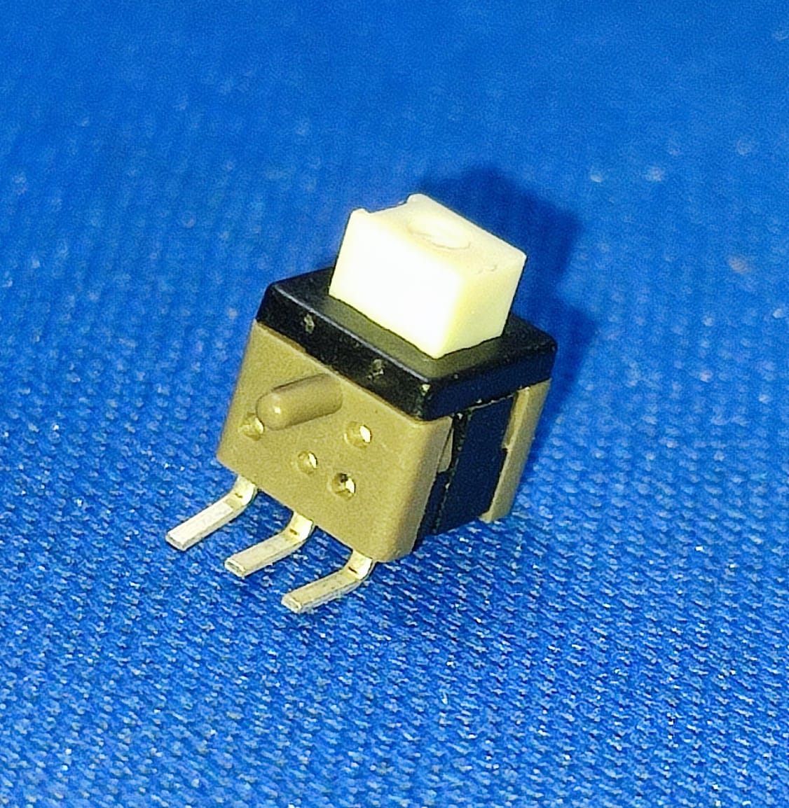 PUSH BUTTON 3 LEG NON LATCHING  PS-5824DHB-3PNA 2MM ETD11140