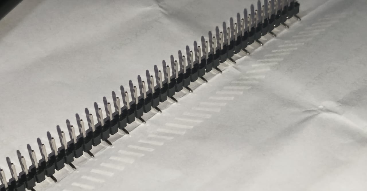 40 Pin 2.54mm Pitch SMD Male Header straight 1x40 BERGSTRIP Staggered Pins ETD11287