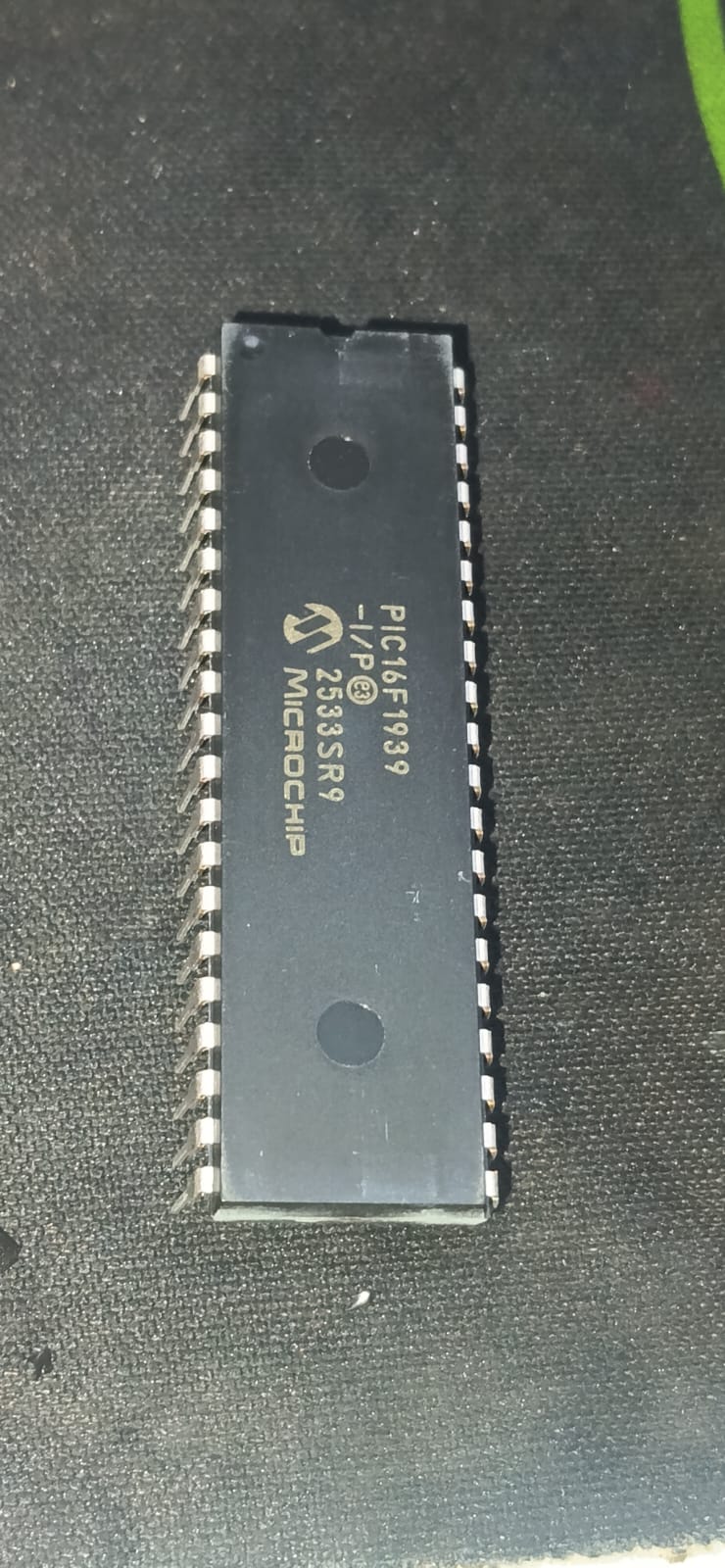 PIC16F1939  DIP40 ETH6832