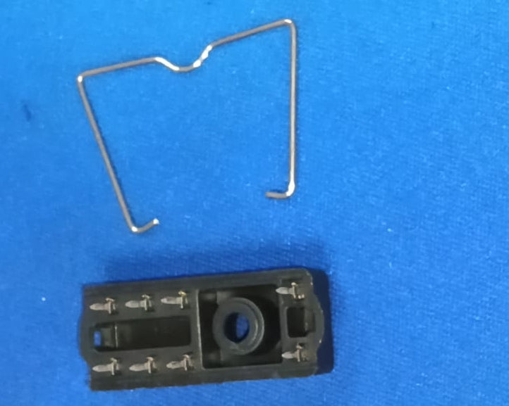 RELAY BASE 8 pin P11X+ CLIPS PARAMOUNT ET11383