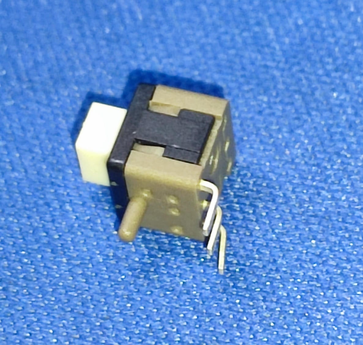 PUSH BUTTON 3 LEG NON LATCHING  PS-5824DHB-3PNA 2MM ETD11140