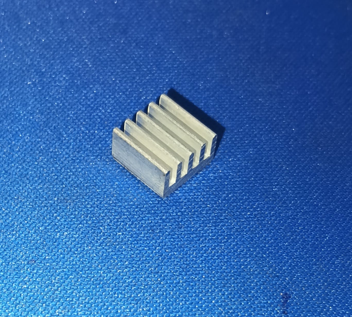 14x14x6mm Pure Aluminium Heat sinks adhesive ET8250