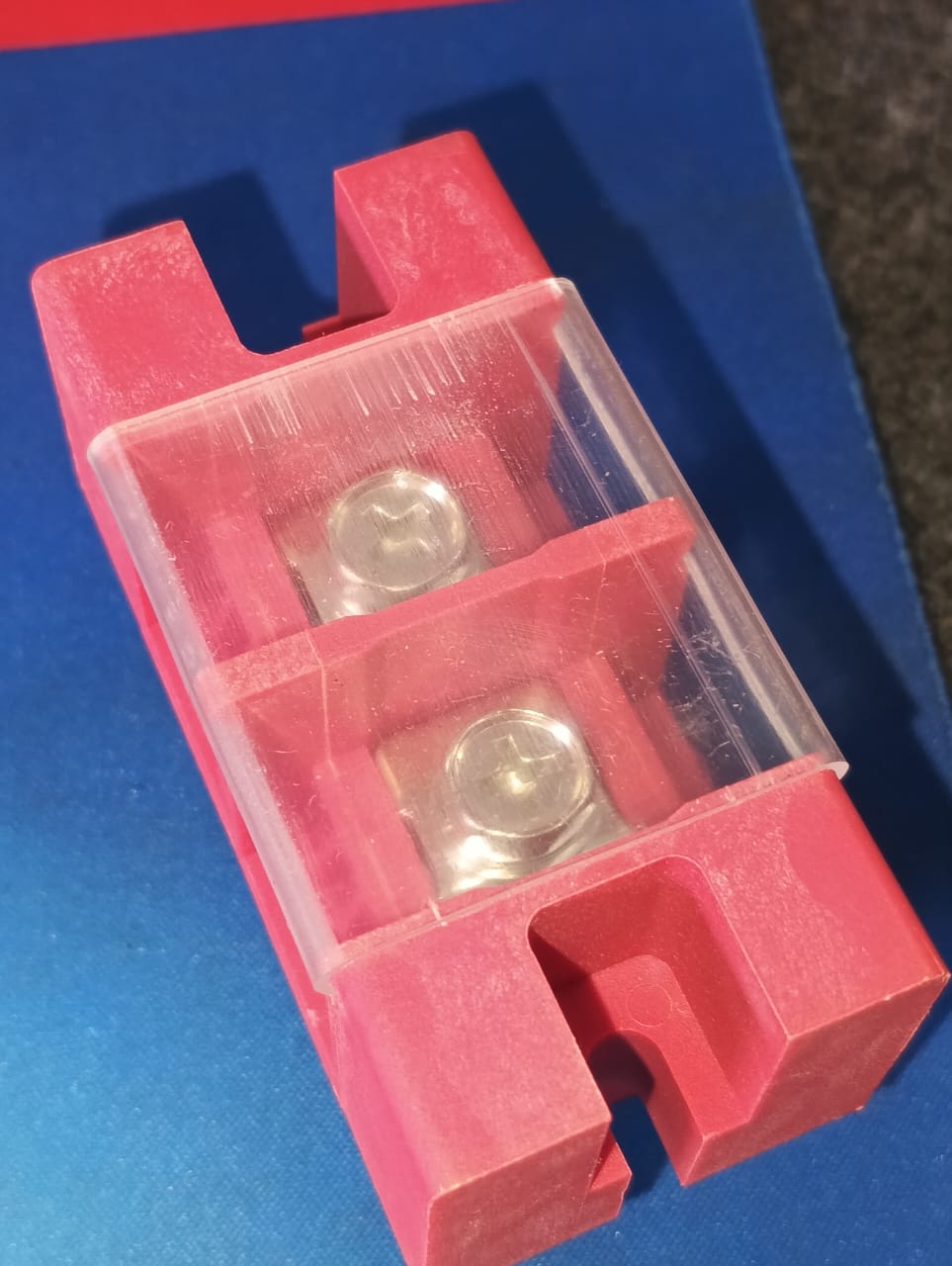 RED 100A FENCE TERMINAL1IN 2OUT ET11173