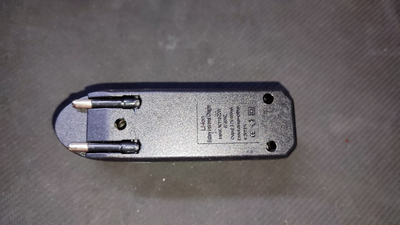 Battery Charger Li-ion 3.7V 18650 lithium Single Cell ET5726