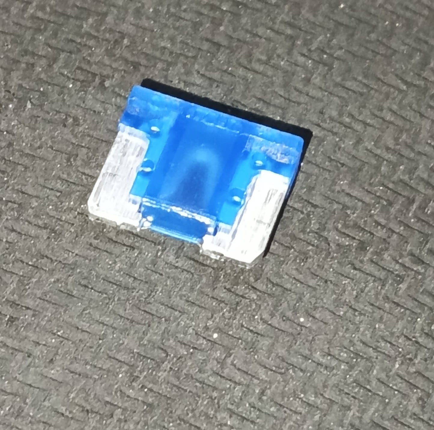 15A mini Blade Fuse PROTECTRON Automotive 32V  WITHOUT LEG ETD11493