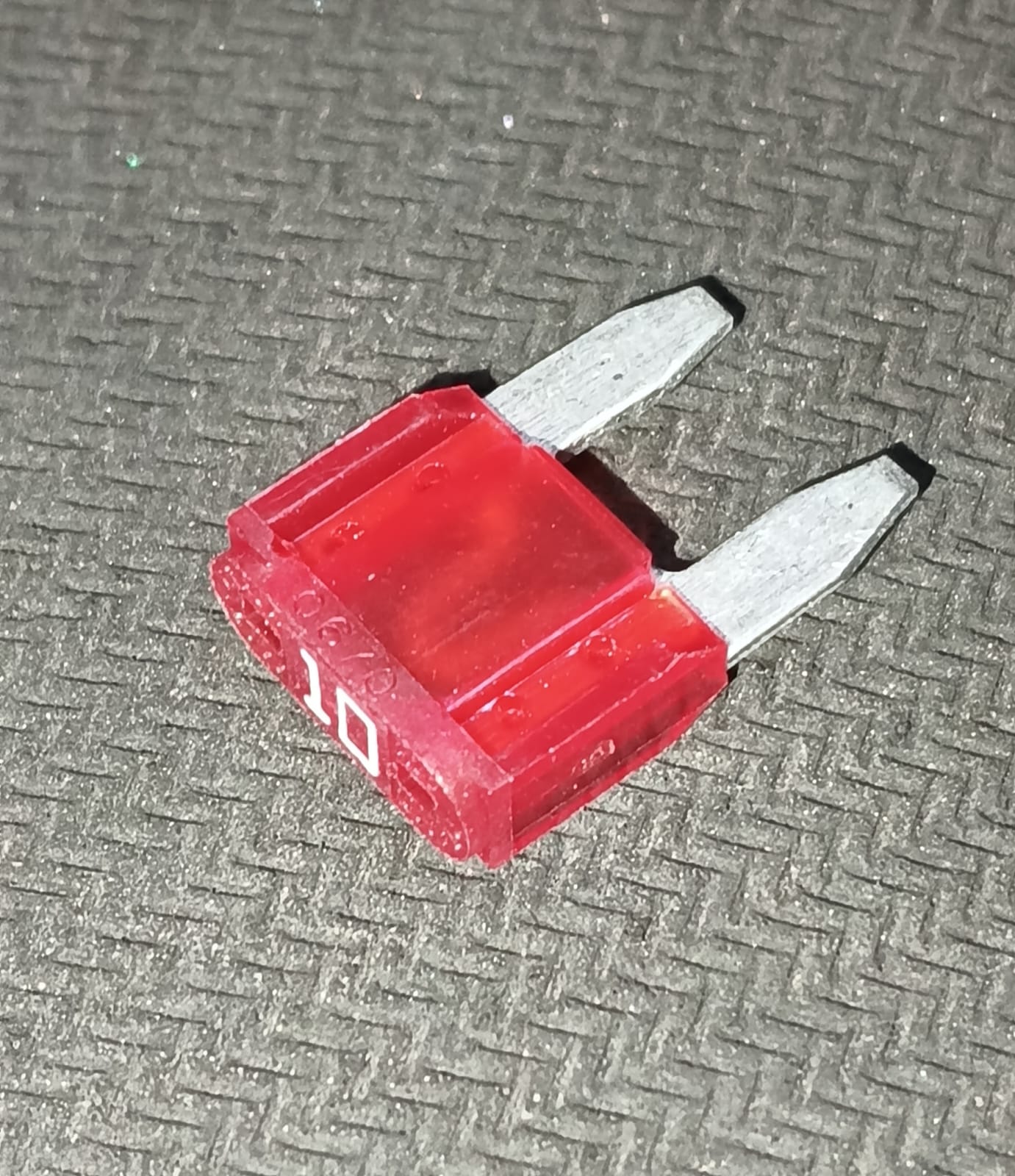 10A mini Blade Fuse PROTECTRON 32V WITH LEG ETD11492