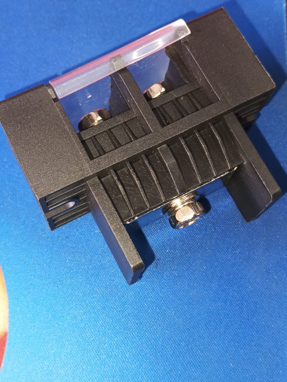 BLACK 100A ESS FENCE TERMINAL1IN 2OUT CONNECTOR ET11172