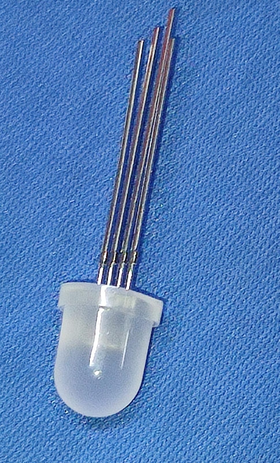 WS2812D-F8 Worldsemi 8mm LED Addressable 2812 4 leg pixel ETA2655