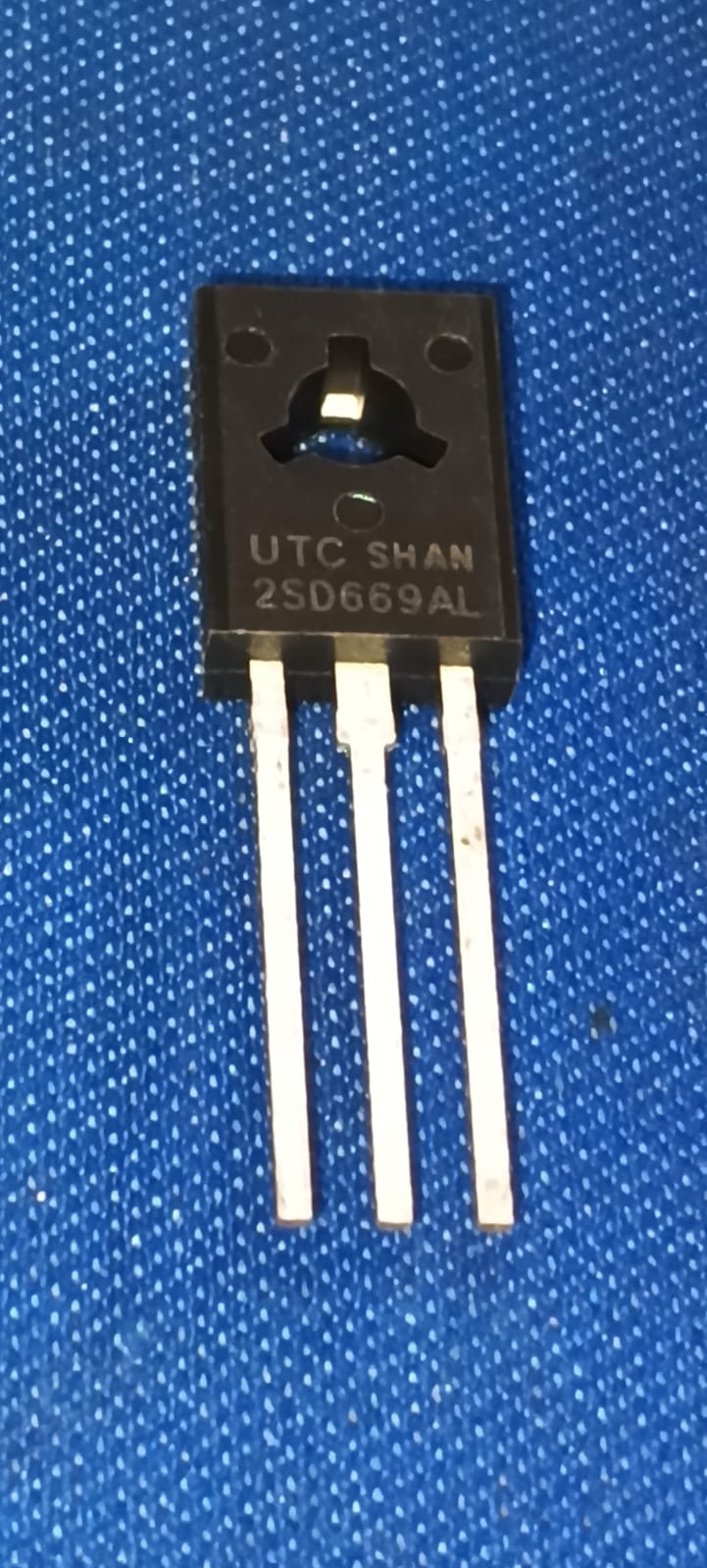 2SD669AL-D-T60-K  TO-126 160V 1.5A  NPN UTC TRANSISTOR D669 ETH6952