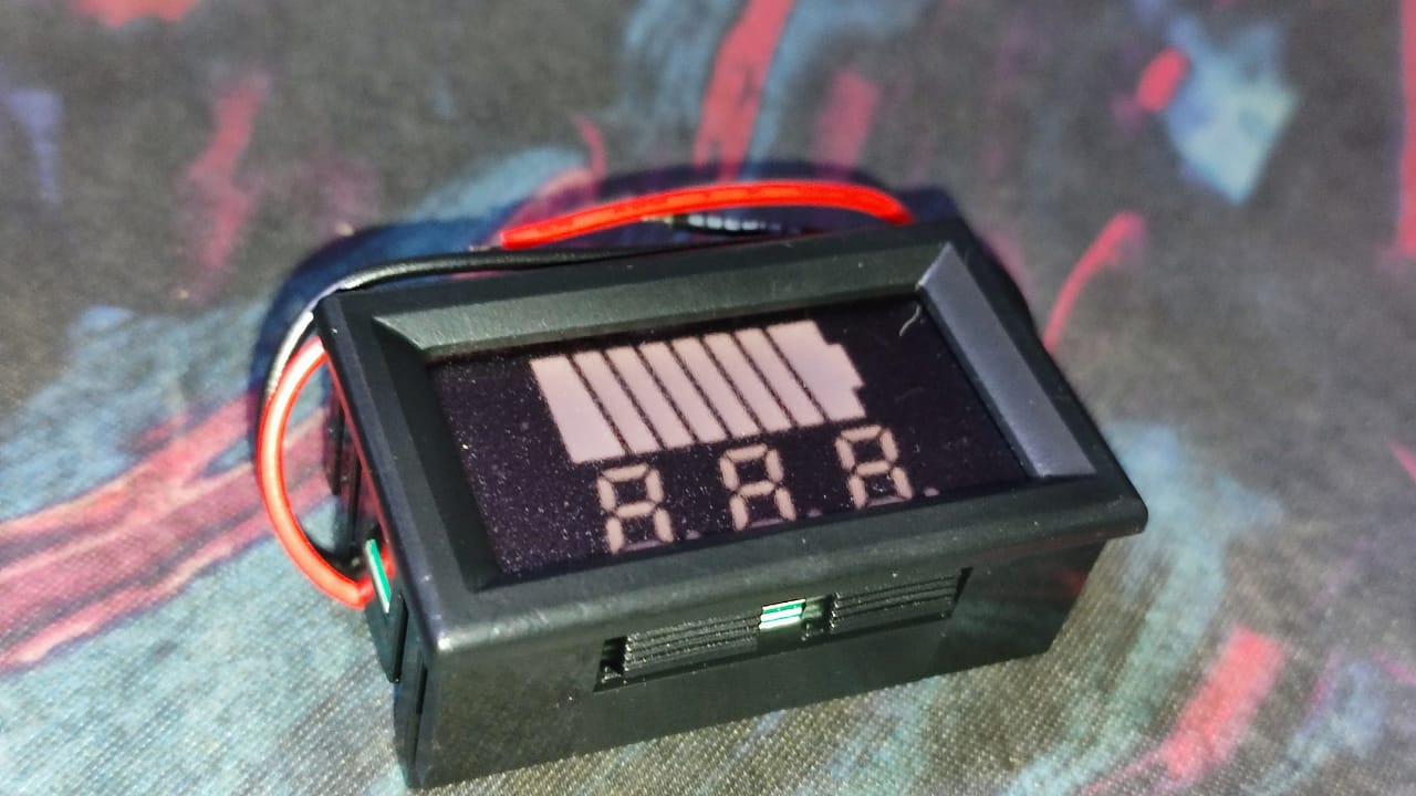 Digital LED DC Voltmeter 5-24V Panel 2 Wire Voltage Meter RED Battery Monitor ET11129