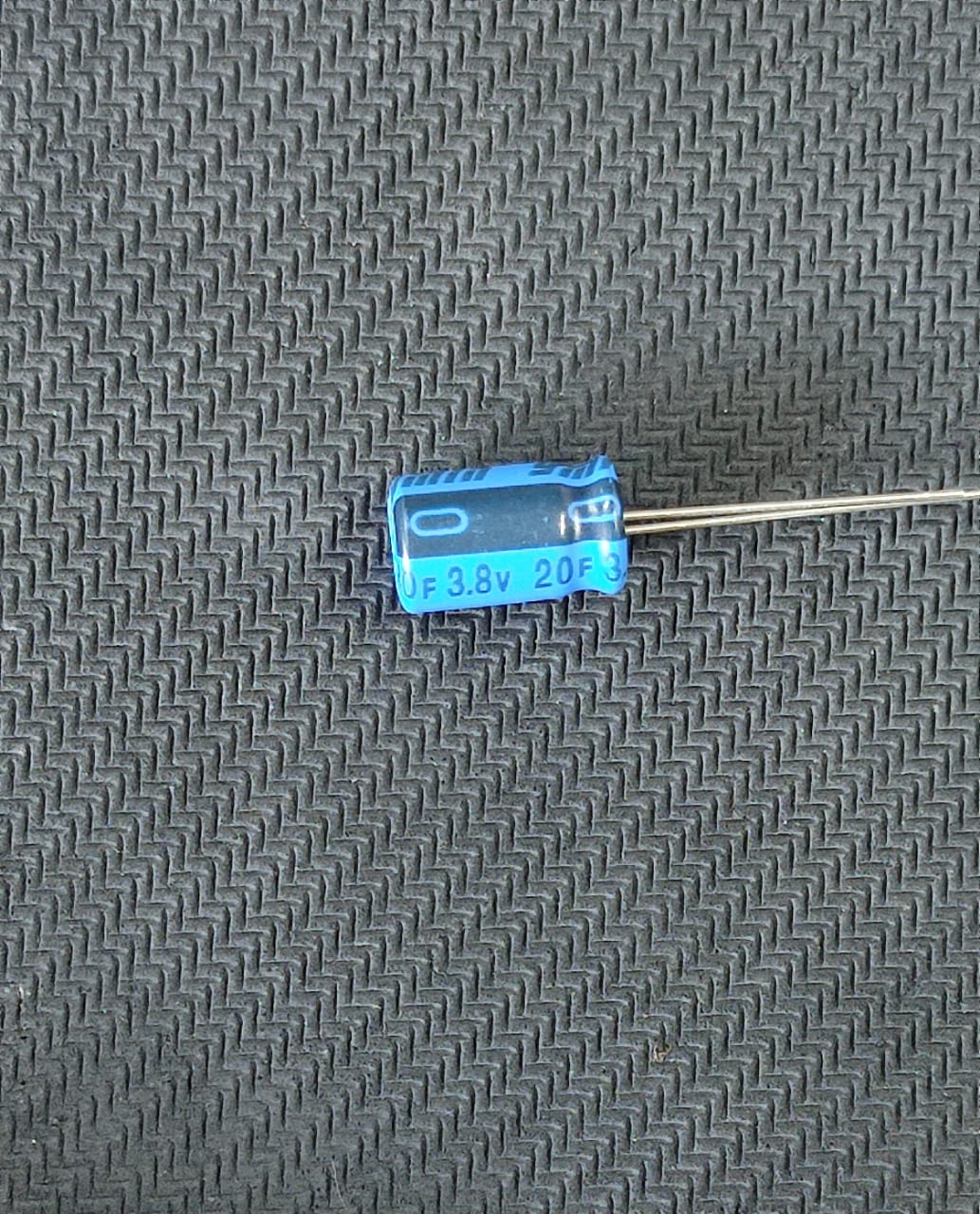 20F 3.8V Lithium-ion Capacitor Supercapacitors SLA3R8L2060813 P=3.5mm Ymin ETA2619