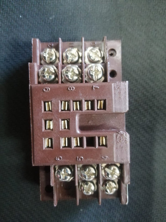 Relay Base 11 pin ETA11269