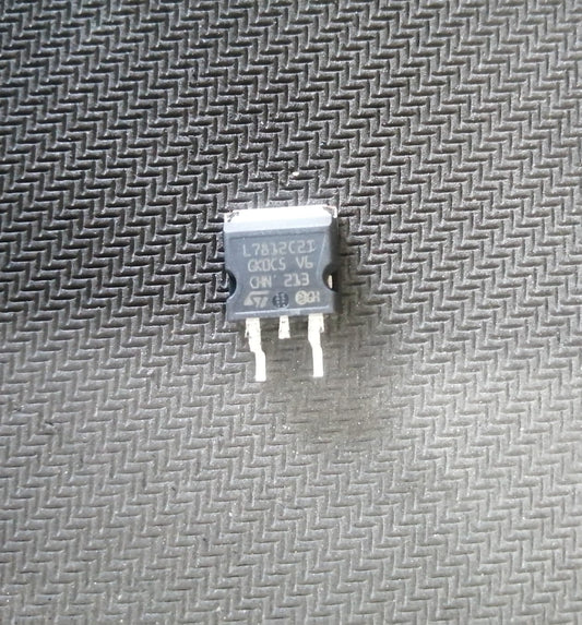L7812C2T-DG ST 12V 1.5A TO-263 VOLTAGE REGULATOR 7812 ET2562