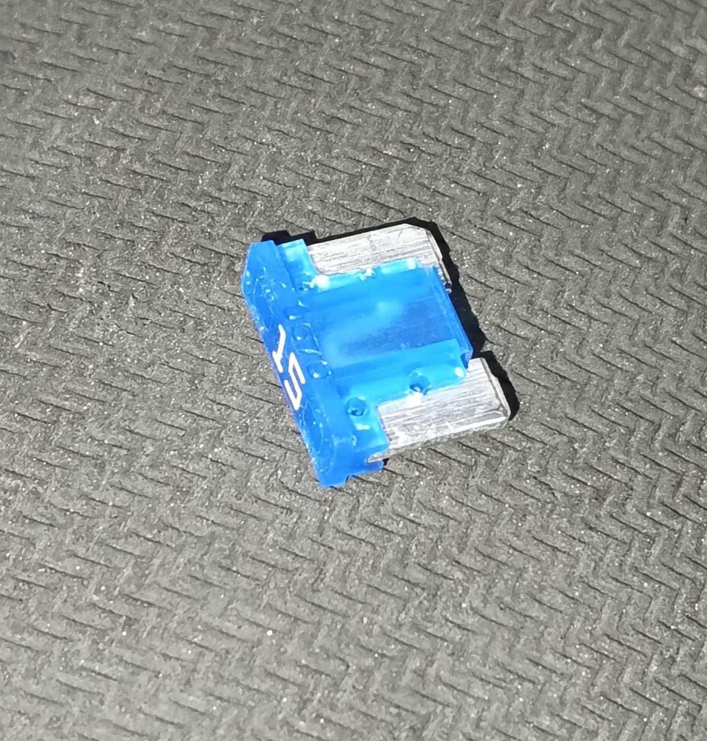 15A mini Blade Fuse PROTECTRON Automotive 32V  WITHOUT LEG ETD11493