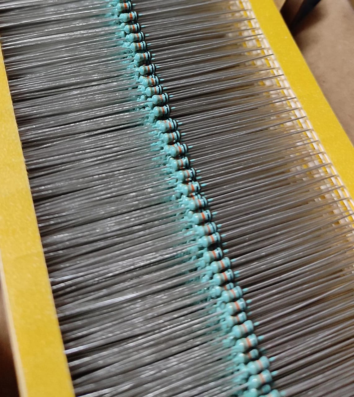 4.7K ohm 0.125W CFR RESISTOR TOLERANCE 5%  4K7 ET9640