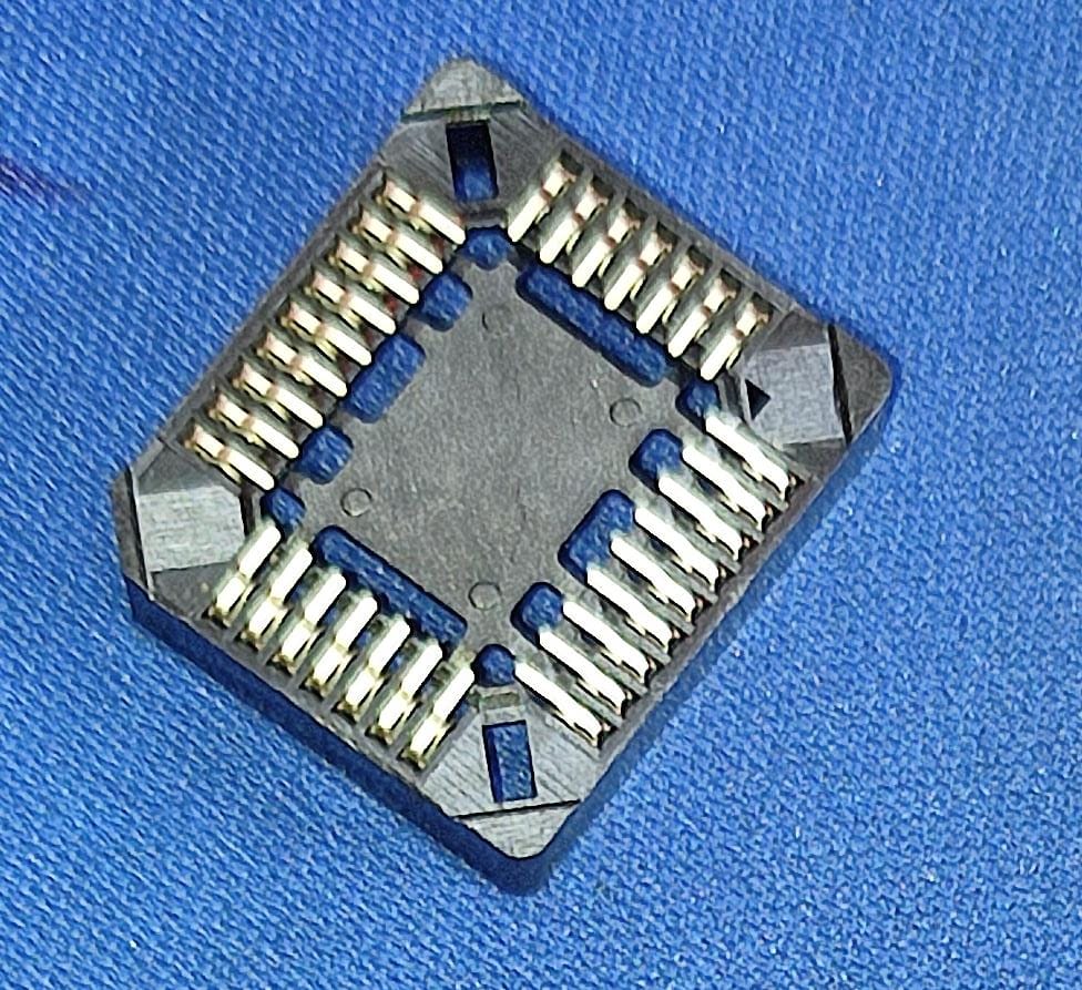 32PIN  PLCC SMD IC Sockets HOLDER DS1032-32SSKT1LA ETA2673