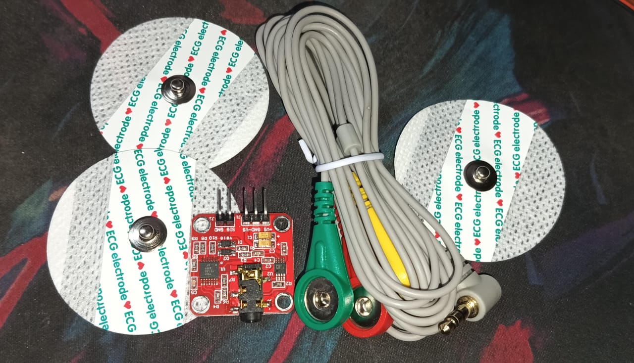 EMG Muscle Sensor Module with Cable And Electrodes ET5945