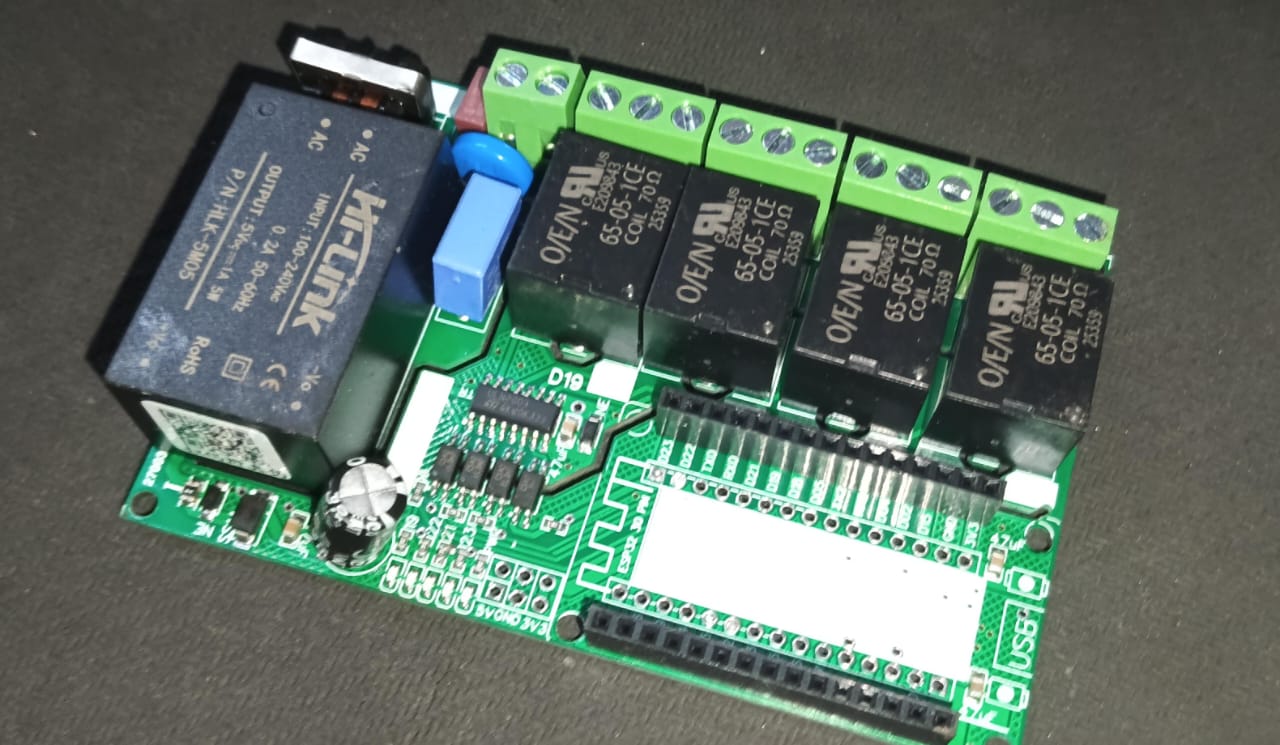 4 Channel Relay Board For 30 Pin ESP32 220V AC Module with HI-LINK 5M05 4CH ET10946