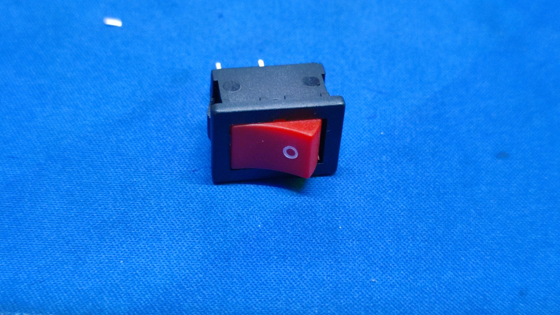 Elcom Rocker Switch ELCOM RED RSF-11 SPST Rocker Switch 4A 250V AC On Off RSF11 ET8339 ...