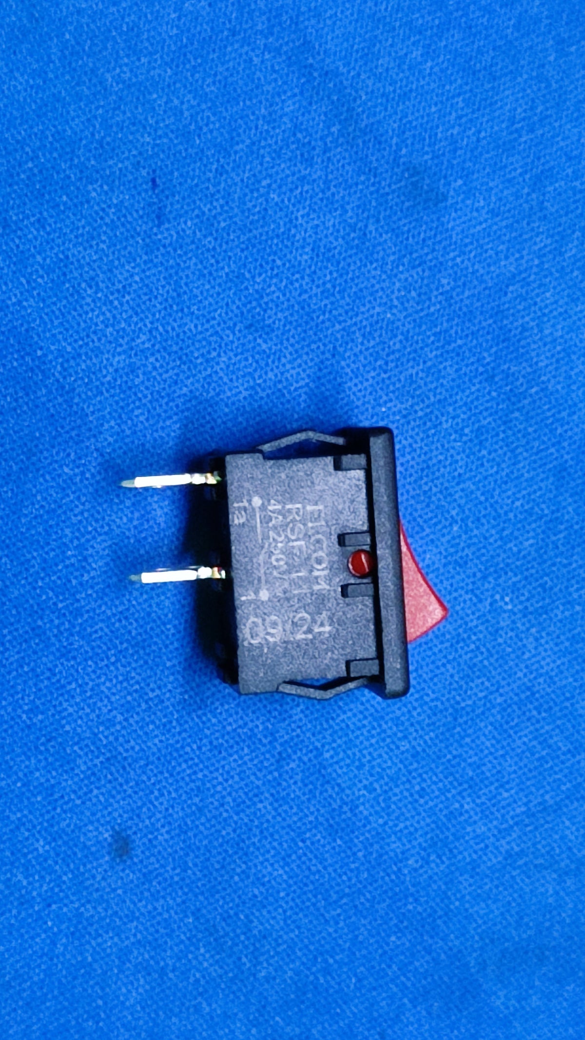 Elcom Rocker Switch ELCOM RED RSF-11 SPST Rocker Switch 4A 250V AC On Off RSF11 ET8339 ...