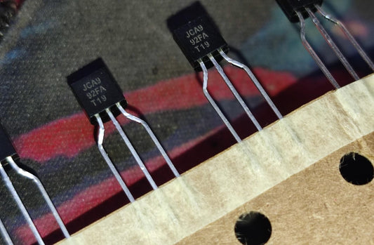 KSA992FATA TO-92-3L onsemi 120V 50mA PNP TO-92-3L Transistor a992 992 ETA2615