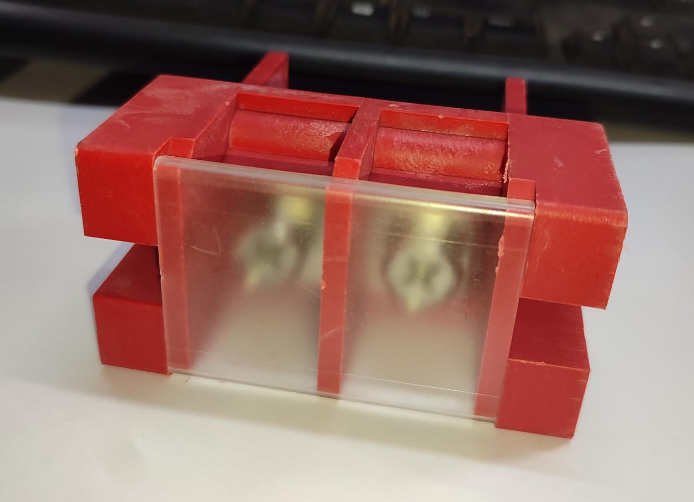 RED 200A ESS FENCE TERMINAL 1IN 2OUT CONNECTOR ET11405