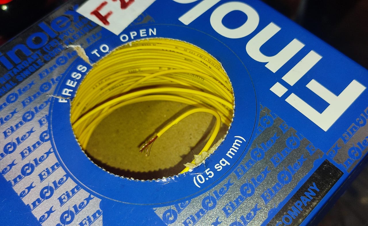YELLOW 1meter 0.5Sqmm 4A COPPER Cable FINOLEX WIRE ET2043